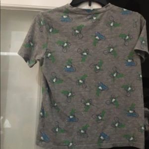 Old navy gecko shirt